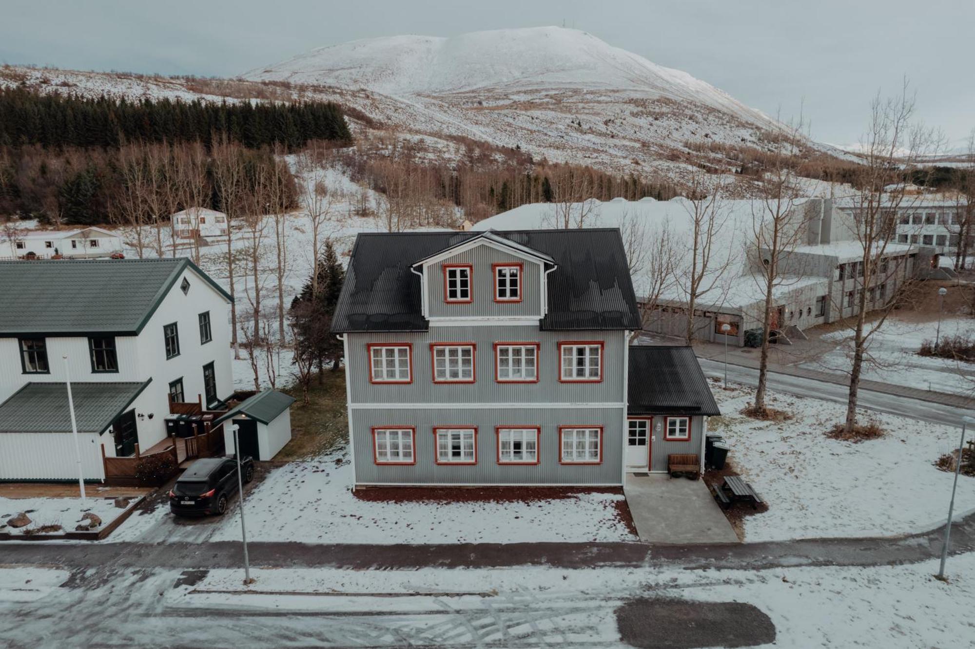 Gamli Skólinn Húsavík Exterior foto