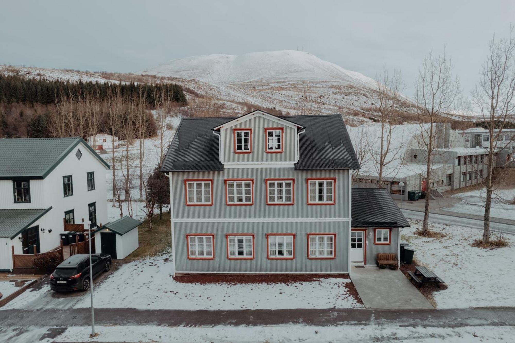 Gamli Skólinn Húsavík Exterior foto
