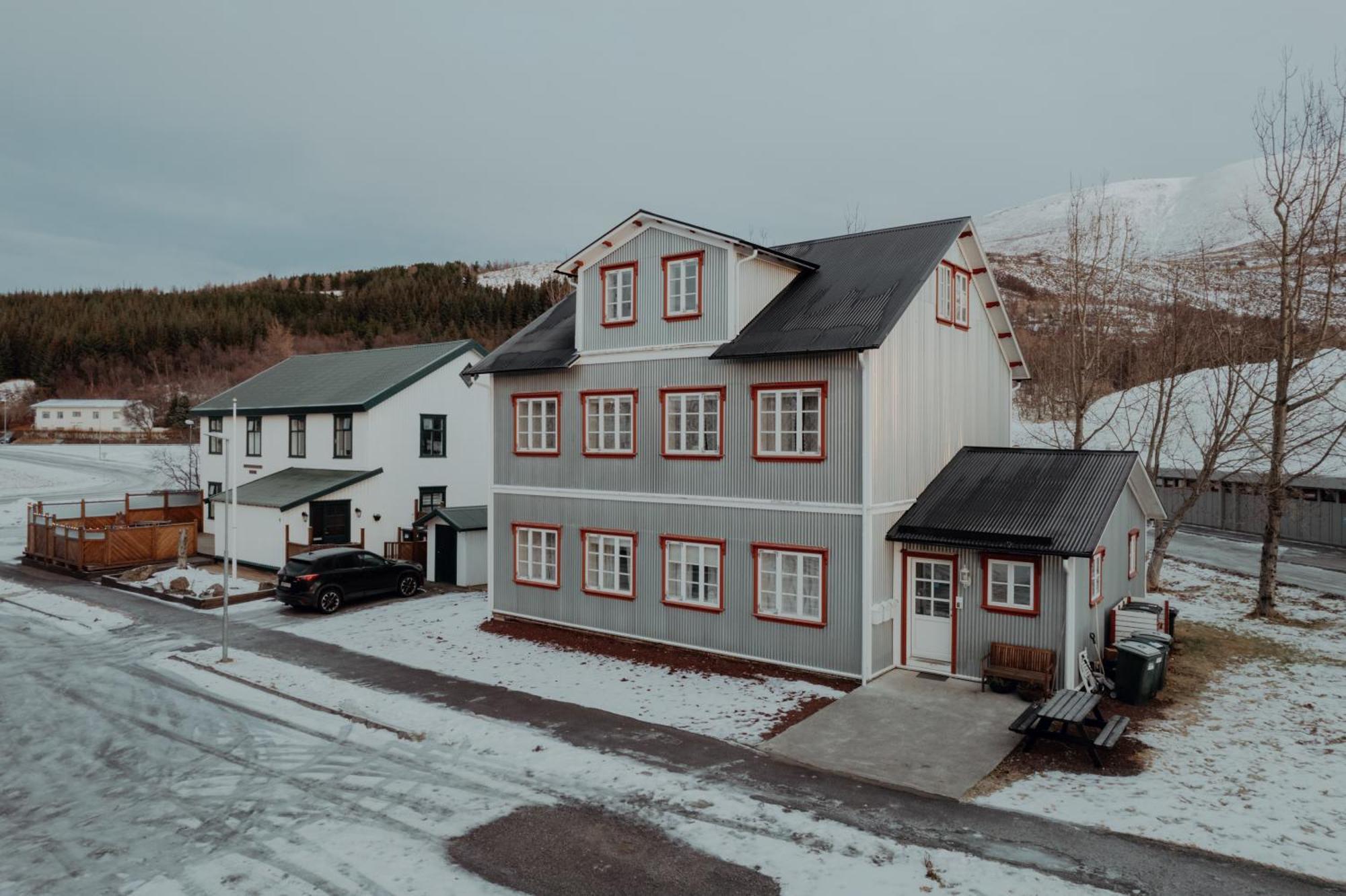 Gamli Skólinn Húsavík Exterior foto