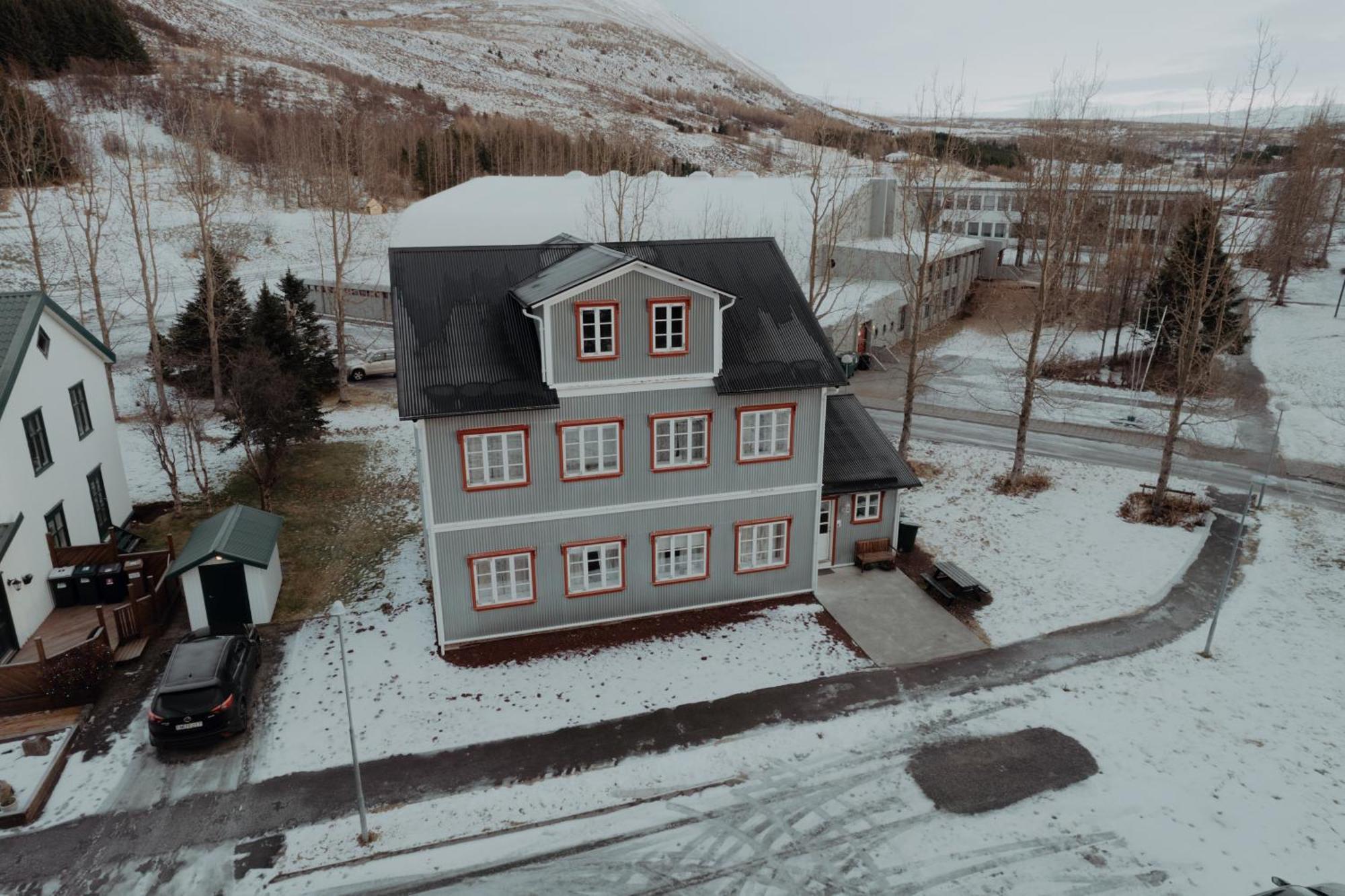 Gamli Skólinn Húsavík Exterior foto
